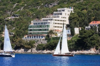 Hotel More