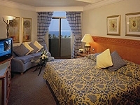 Hotel Palm Tree Court & Spa