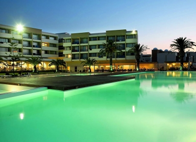 Hotel Ixian Grand