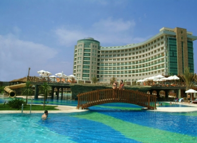 Hotel Sherwood Breezes Resort