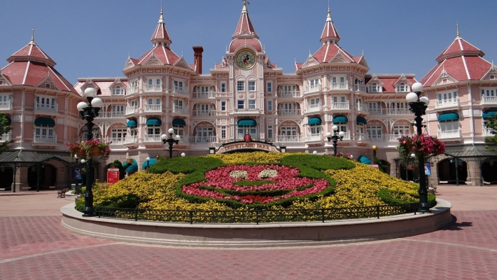 Hotel Disneyland p1