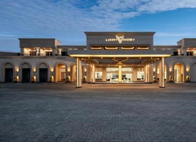 Hotel The V Luxury Resort
